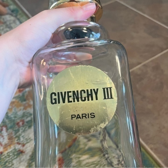Vintage Givenchy 48oz vase - Picture 4 of 10